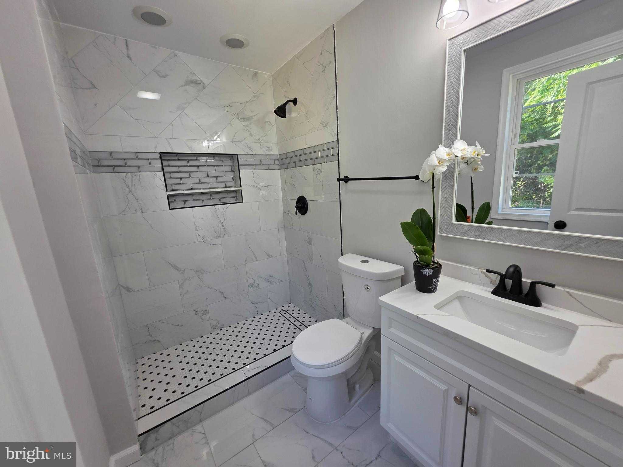 11816 Bedford Rd NE photo 11