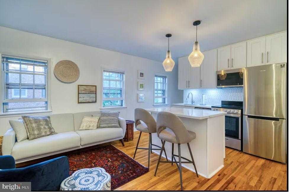 1026 Pine St Apt 3a photo 4