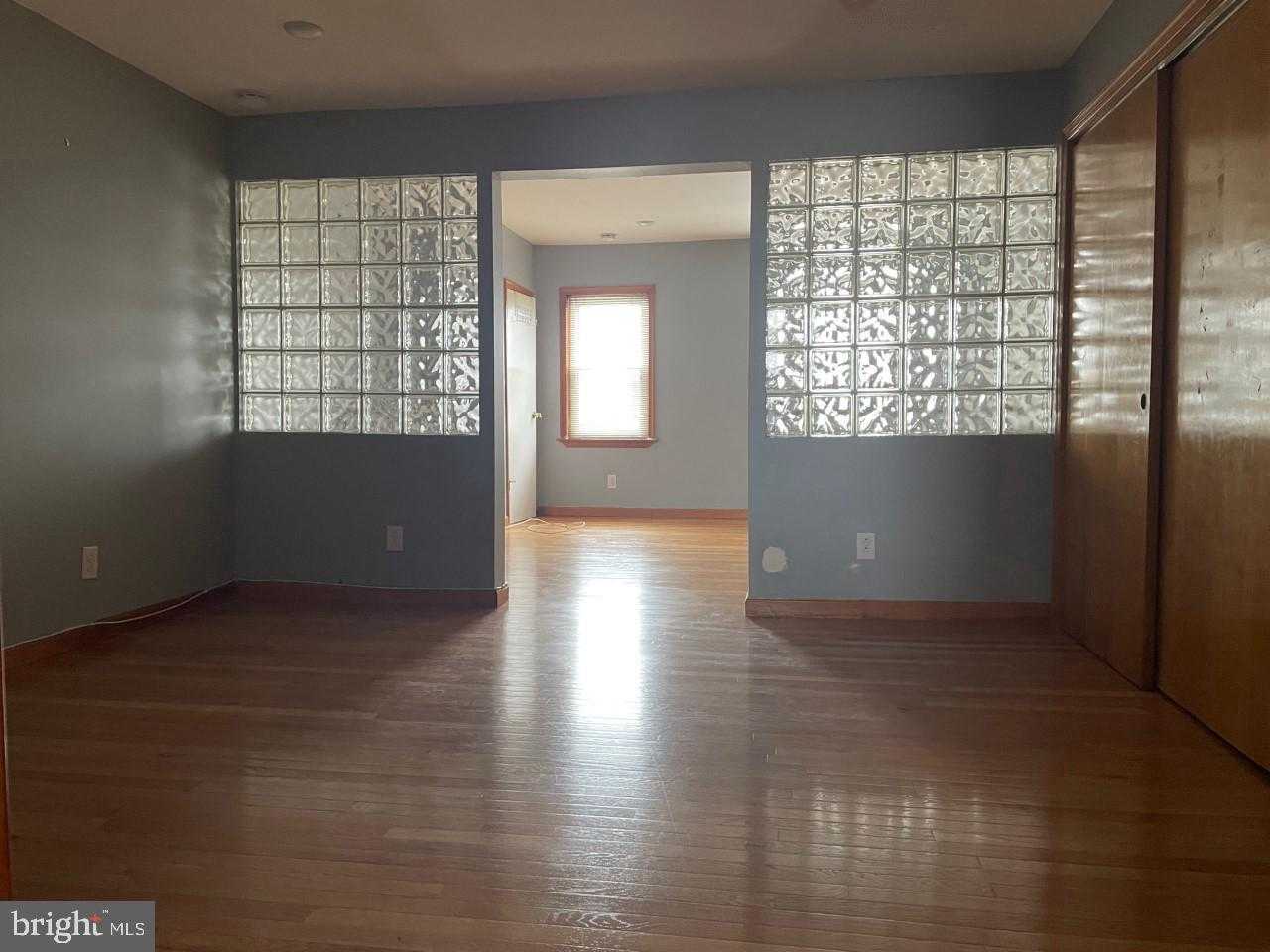 2615 E Allegheny Ave photo 20