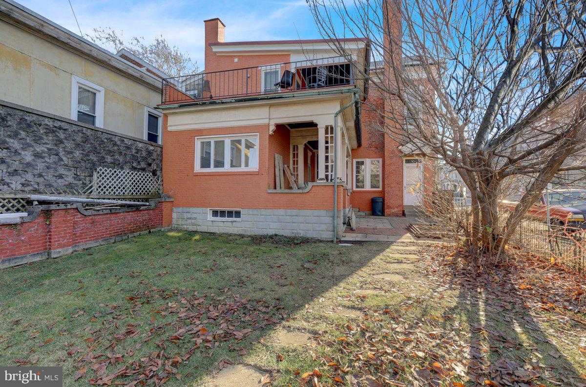 161 W High St photo 33