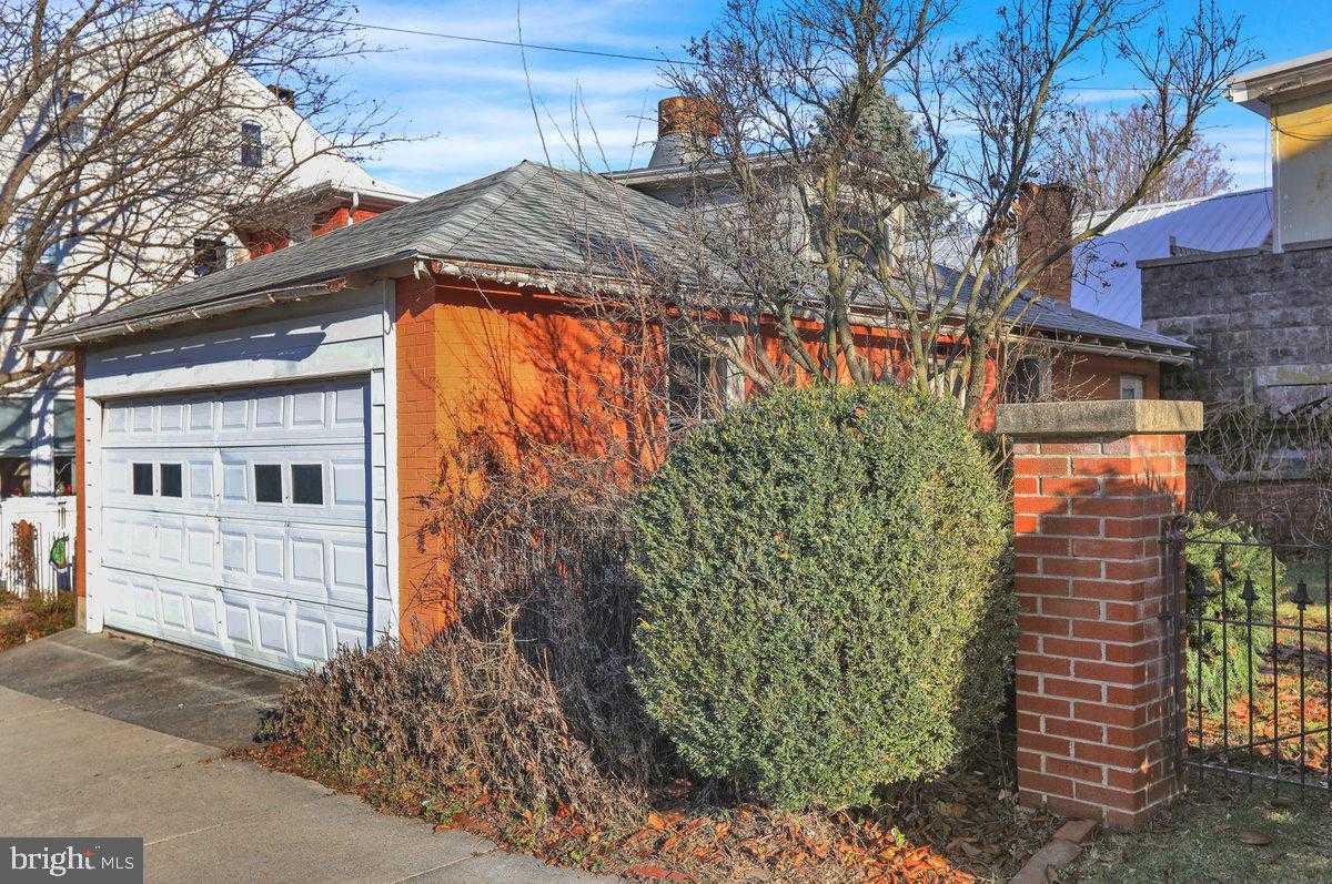 161 W High St photo 34