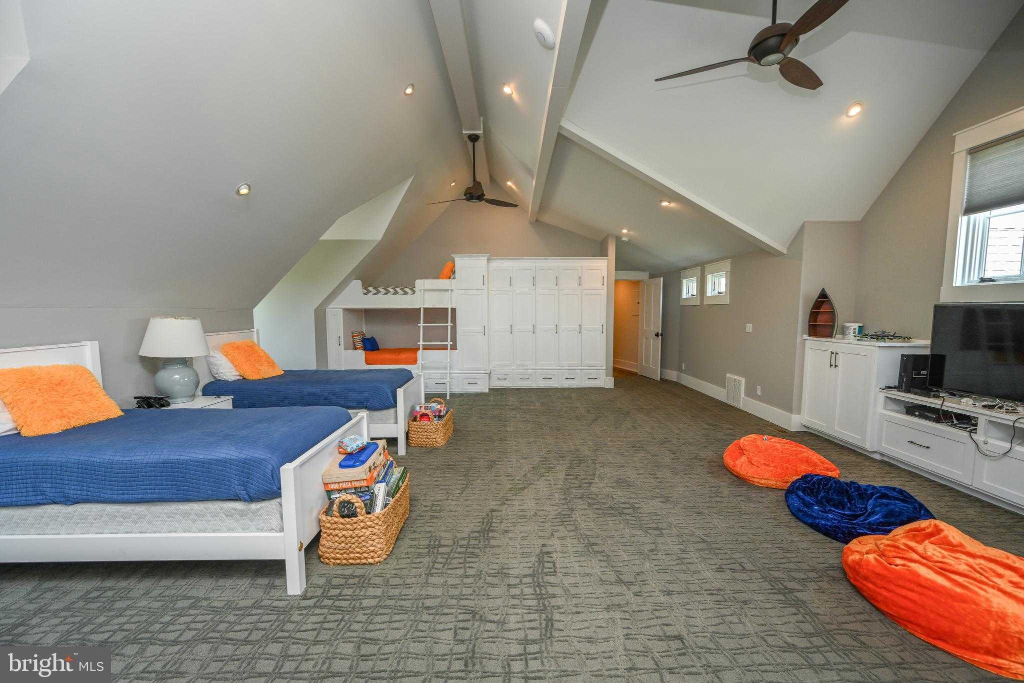 47 Holy Cross Cir photo 60