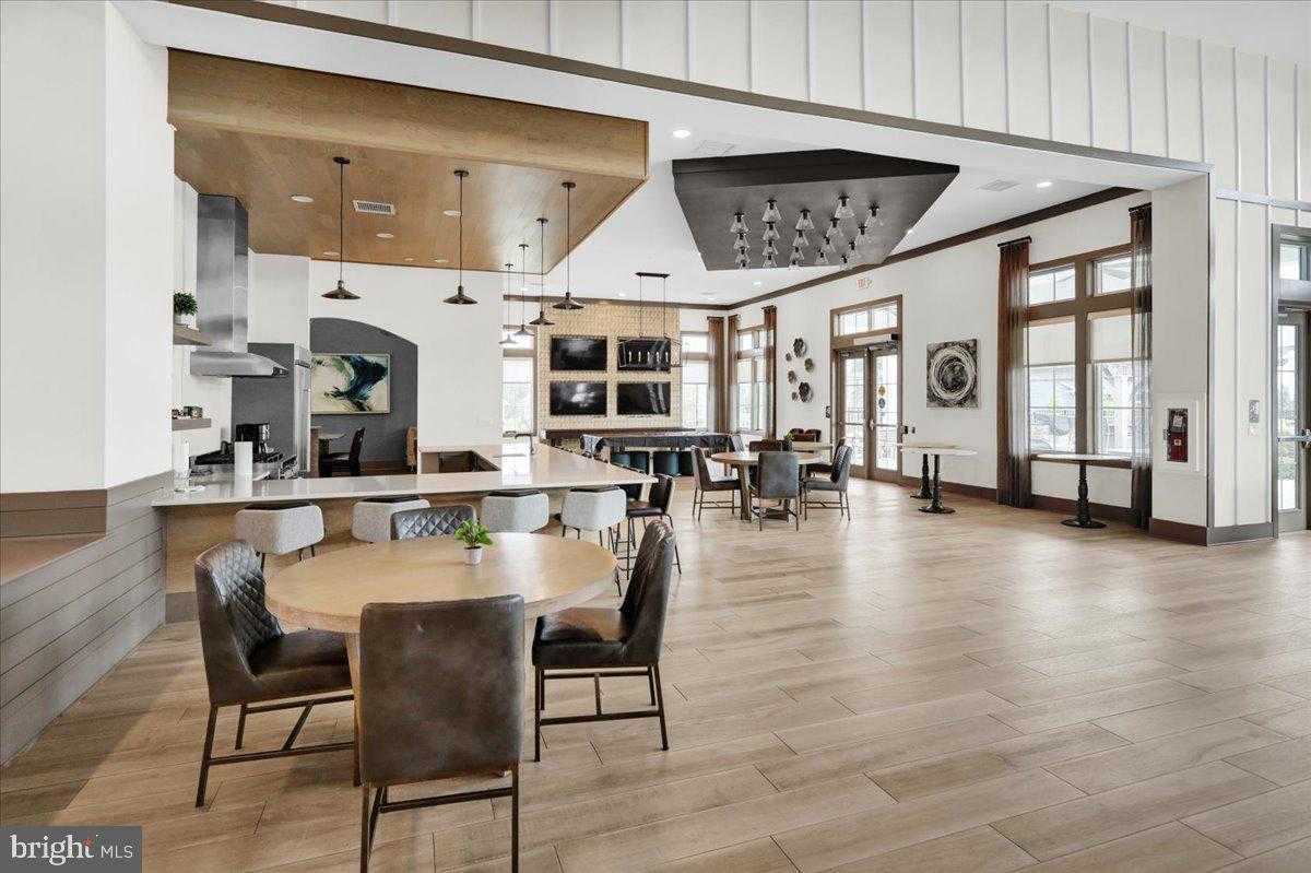 122 American Way photo 60