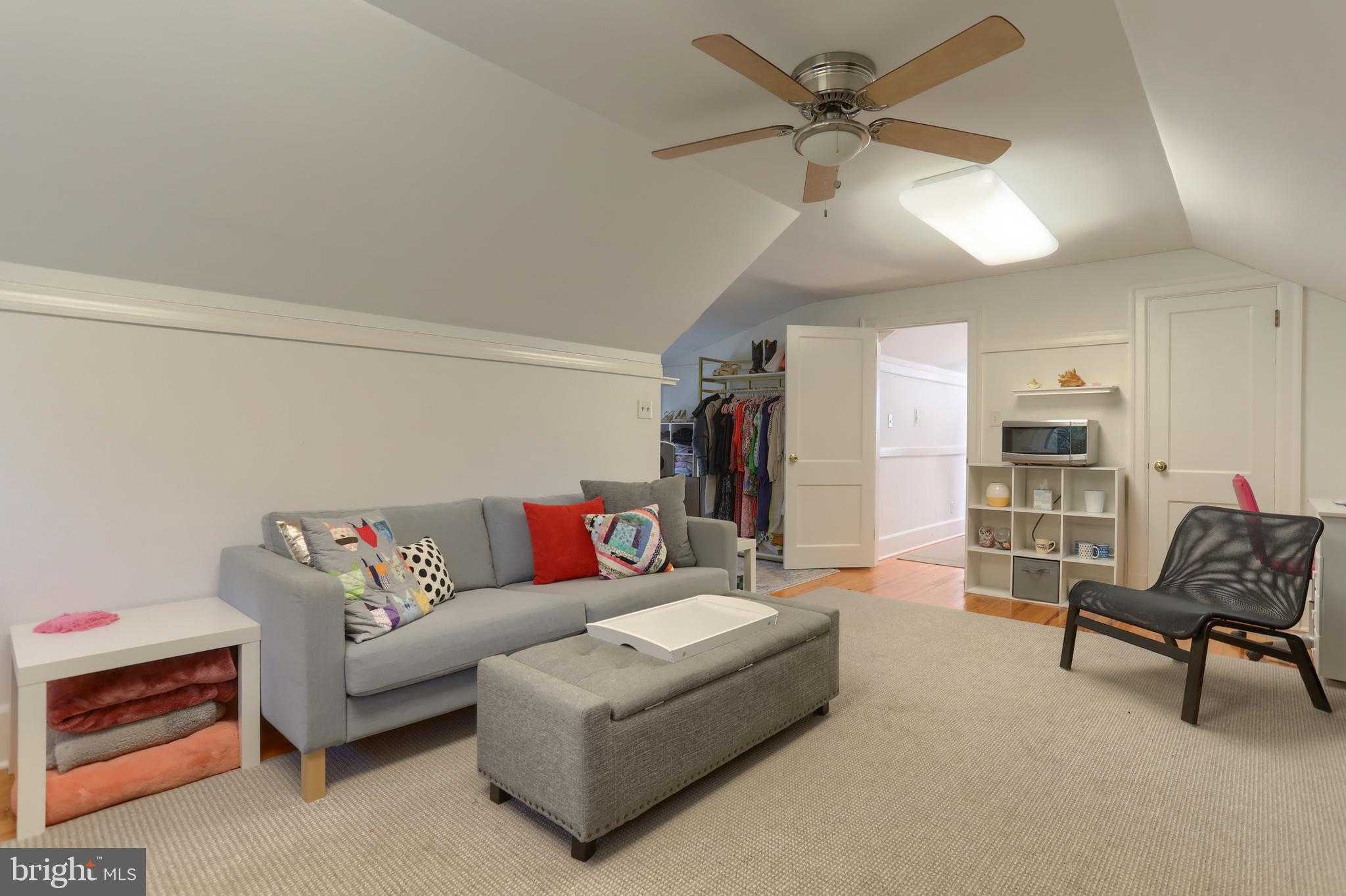 118 Elm Ave photo 37