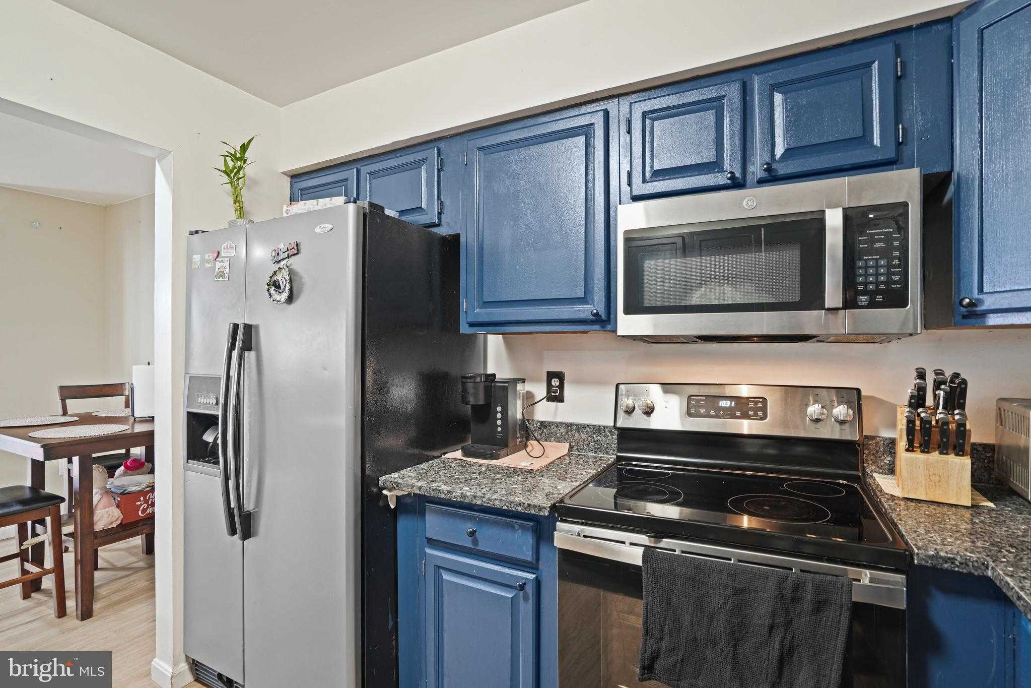 2971 Shepperton Ter photo 10