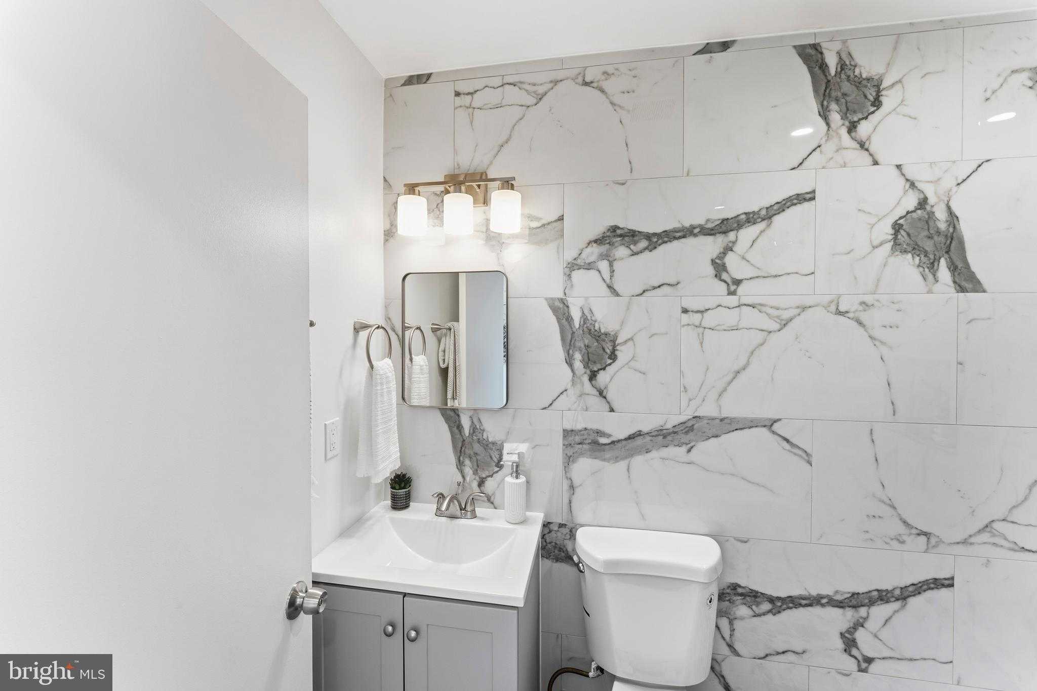 1019 First St photo 22