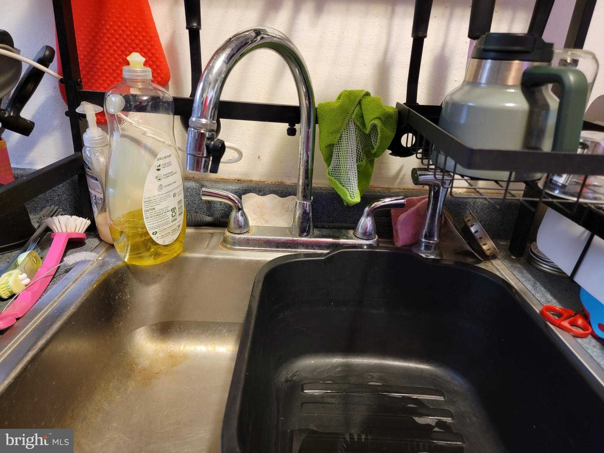 126 Rosemar St photo 7