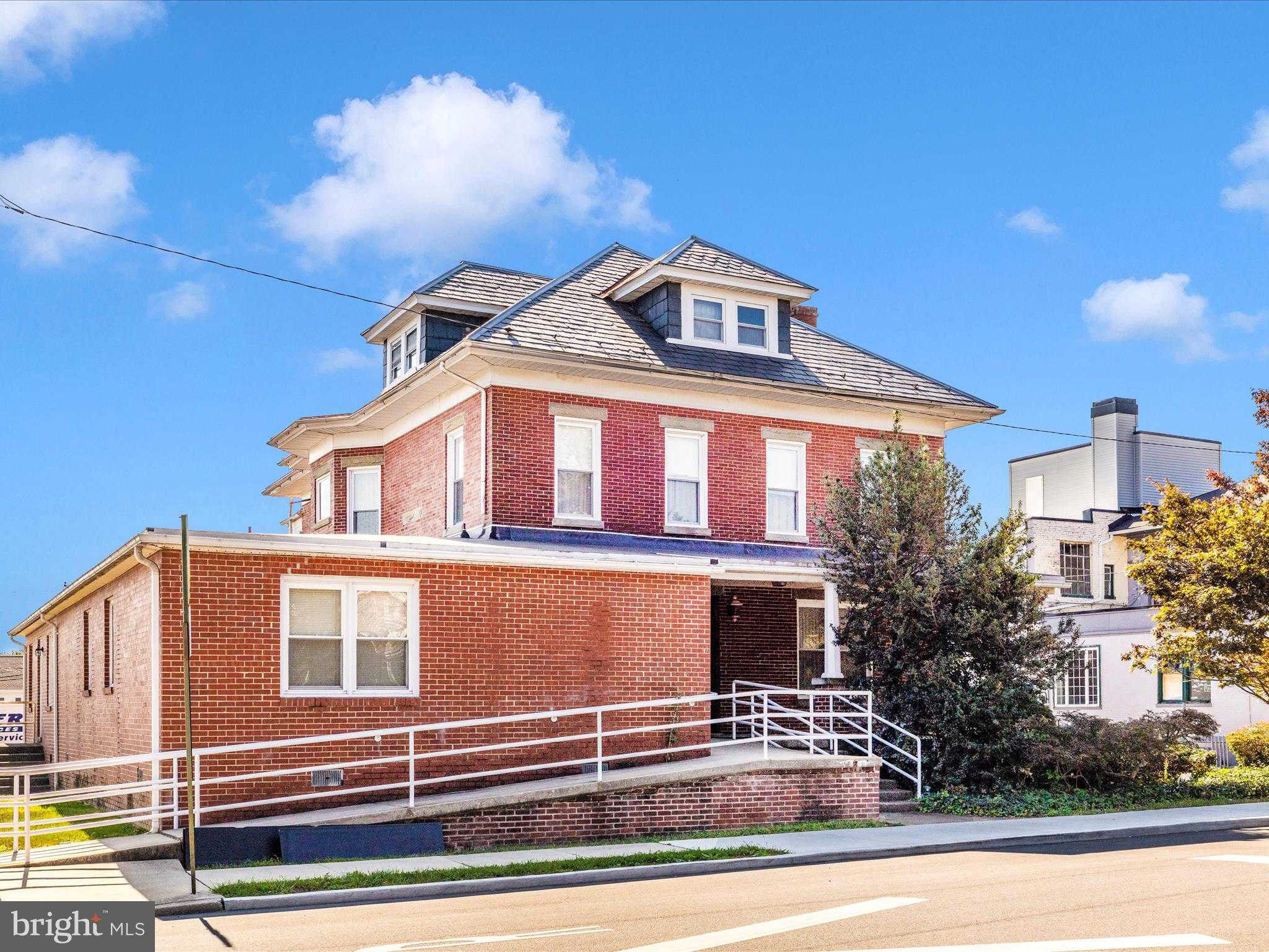 704 Oak Hill Ave photo 44