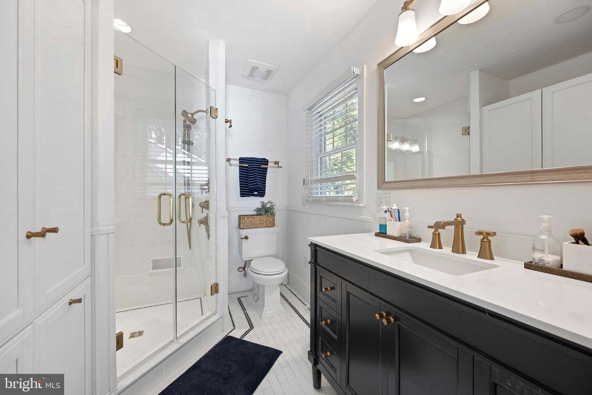 409 Rolling Rd photo 28