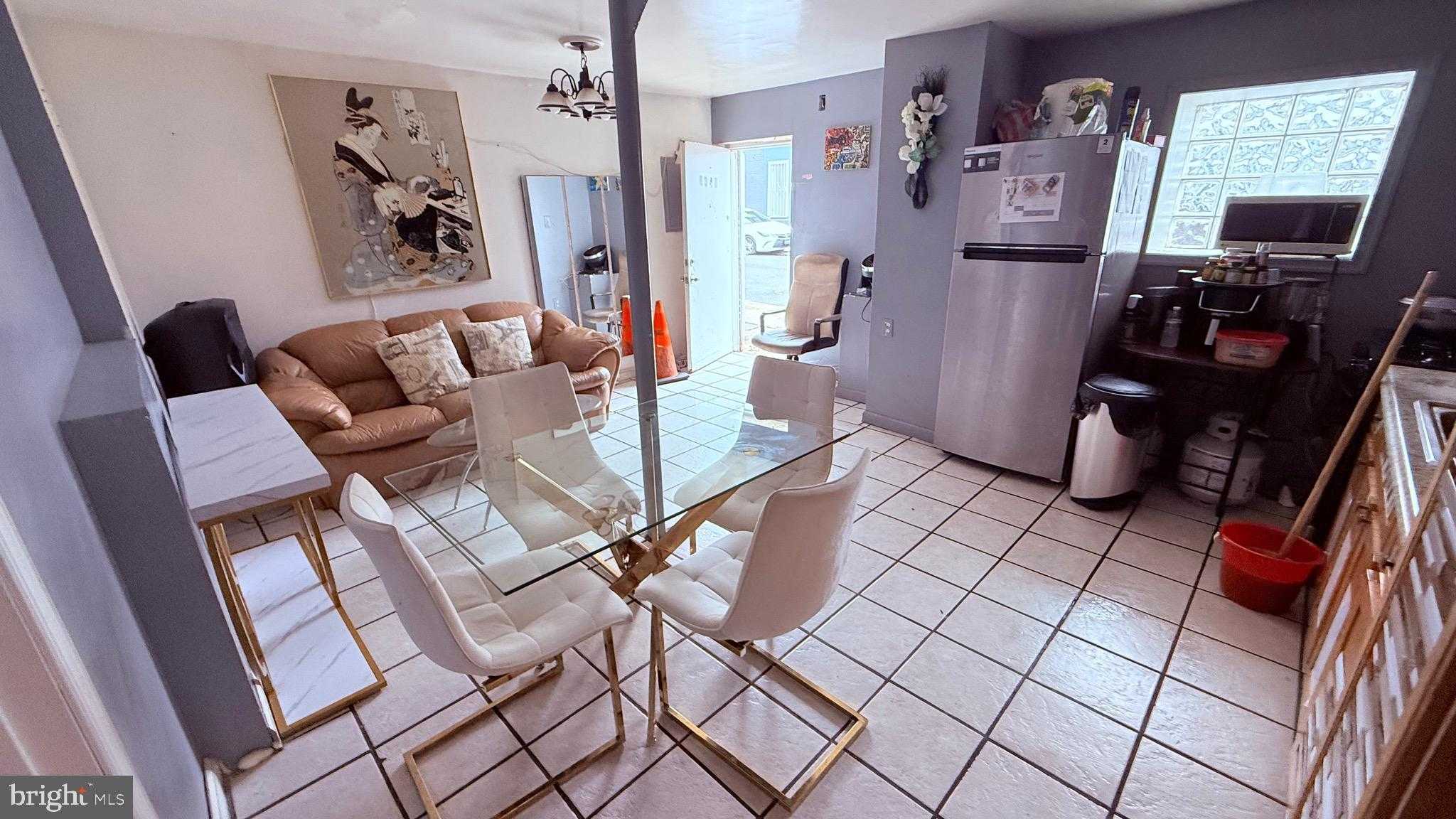 4348 N Marshall St photo 4