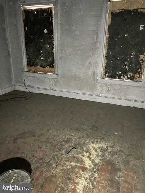 2611 W Montgomery Ave photo 2