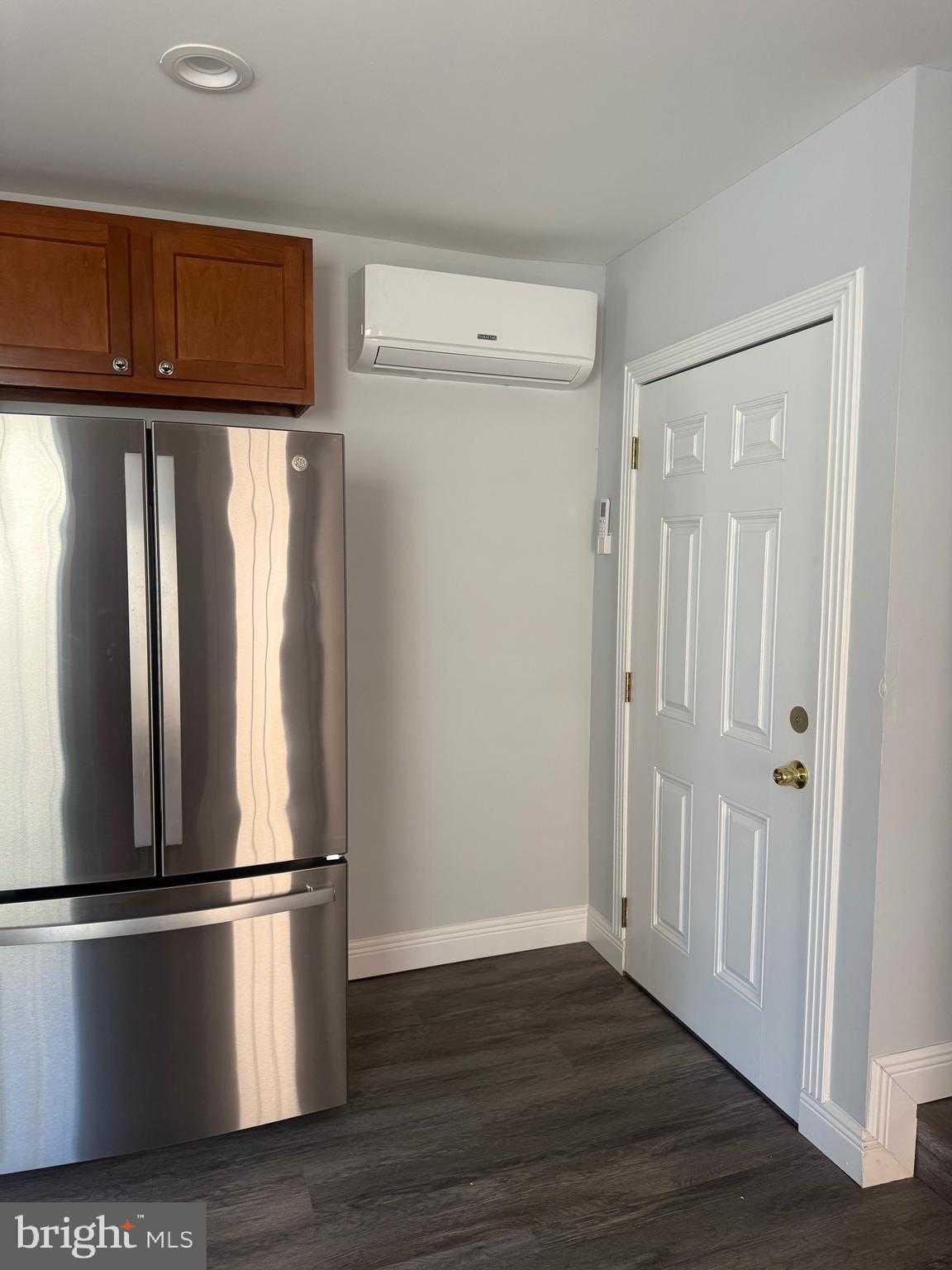 420 W Washington St photo 12