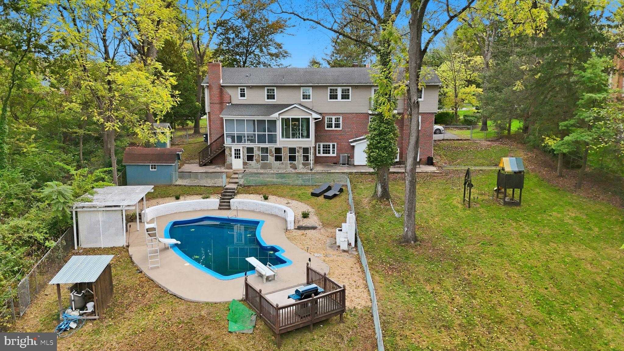 5642 Jefferson Blvd photo 2