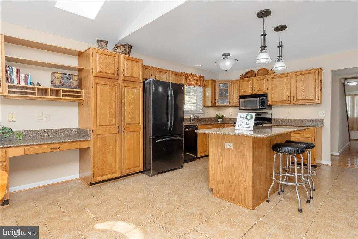 2110 Foxfield Cir photo 17