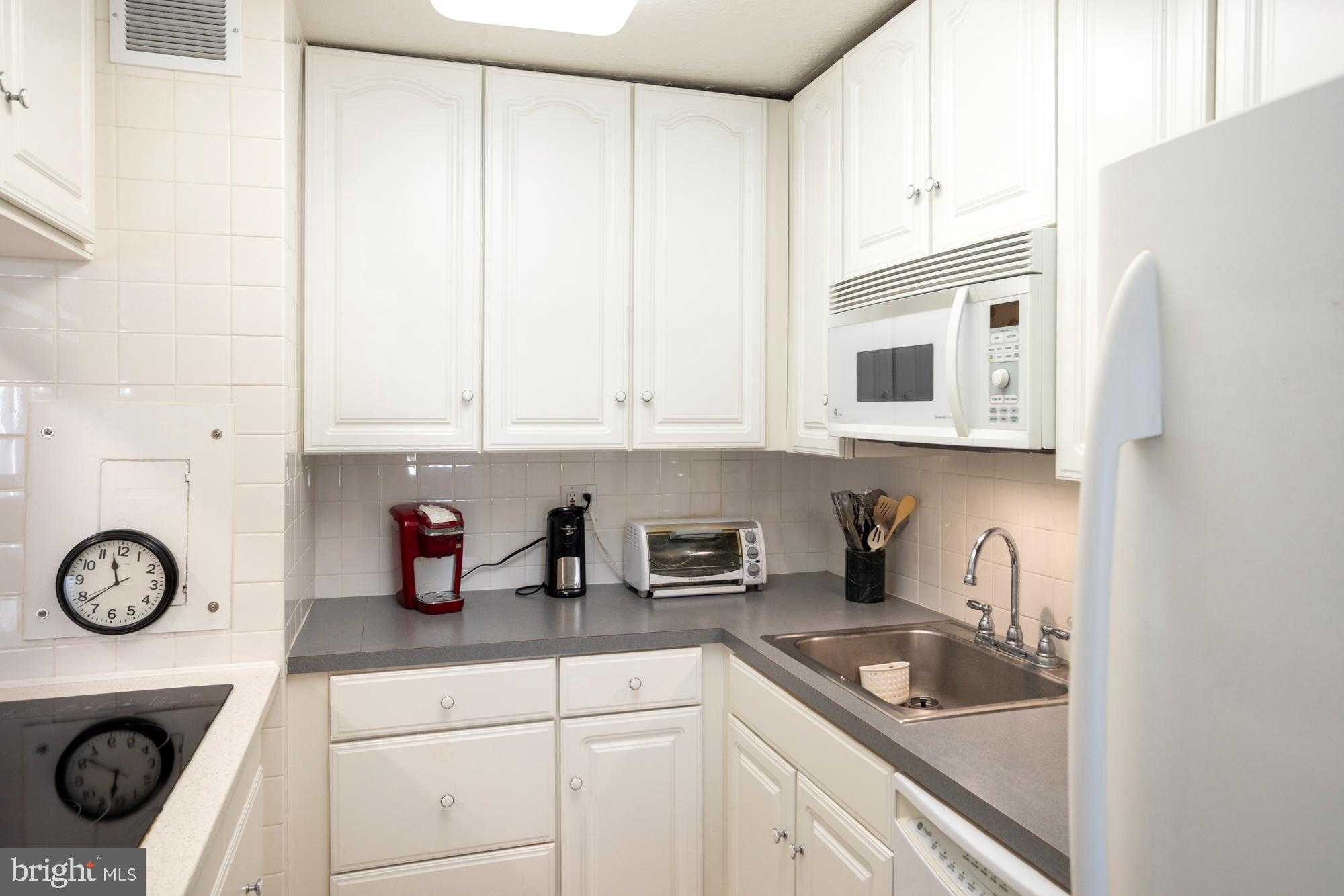 1900 John F Kennedy Blvd photo 14