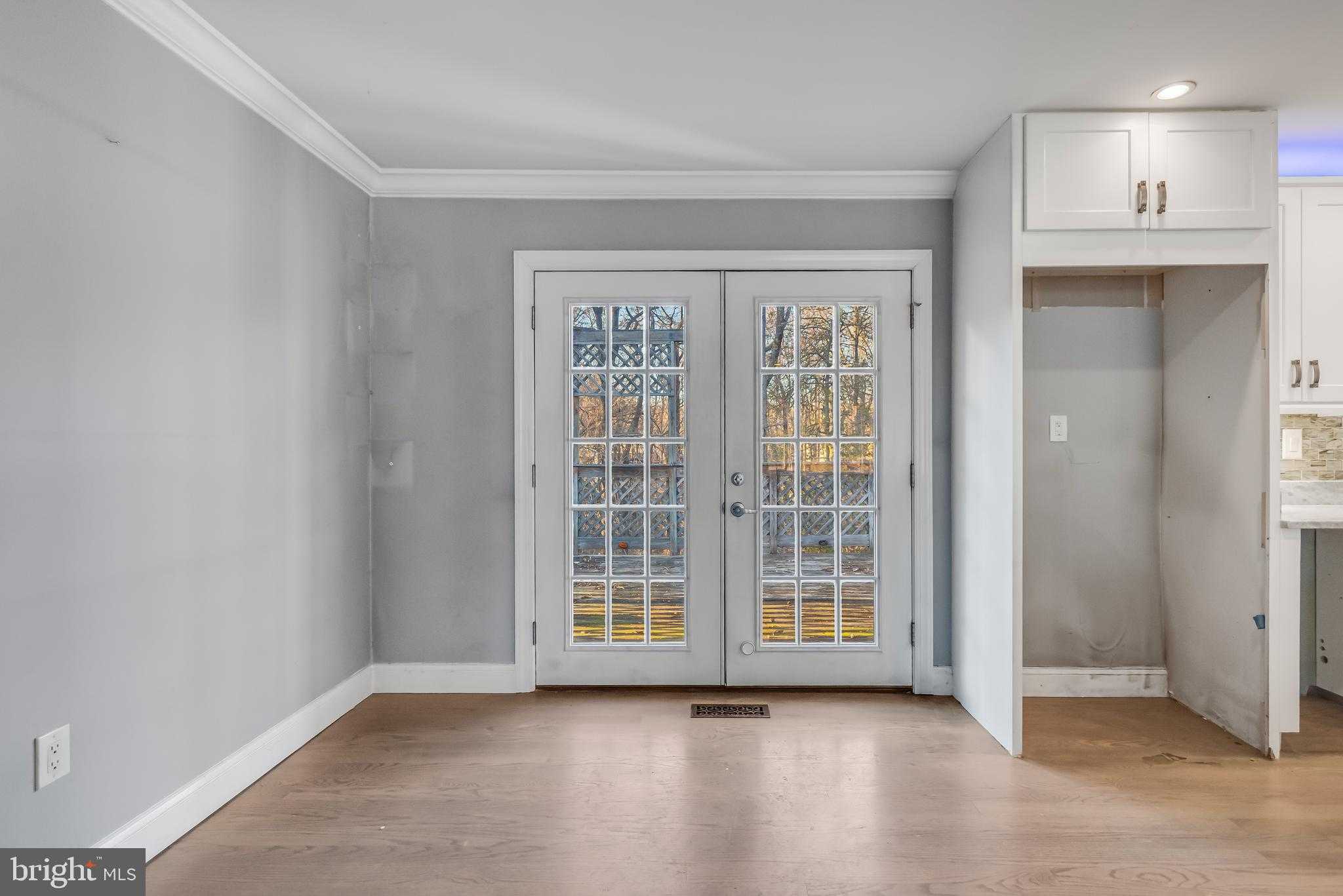 5402 Trent St photo 8