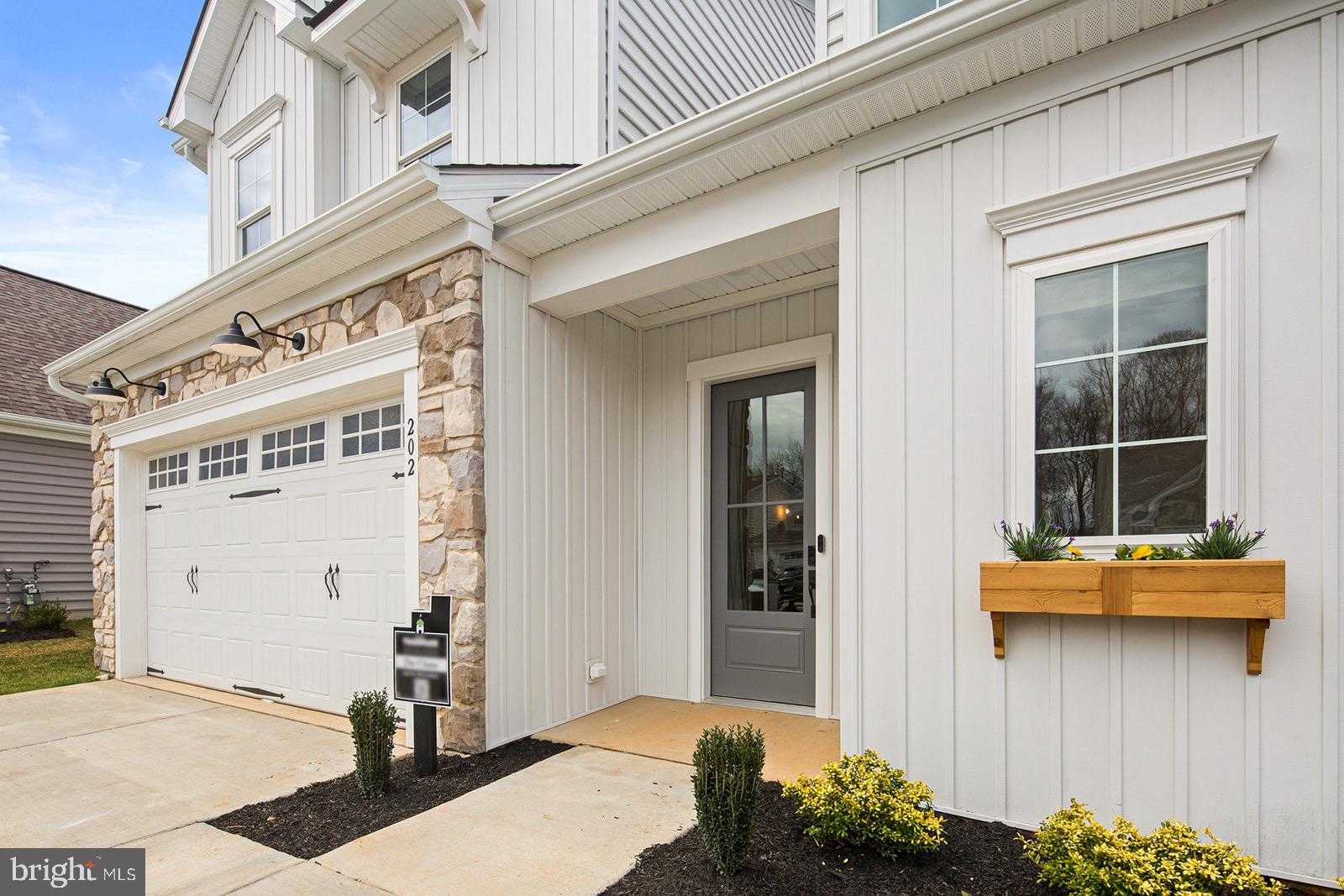 202 Man O War Pl photo 4