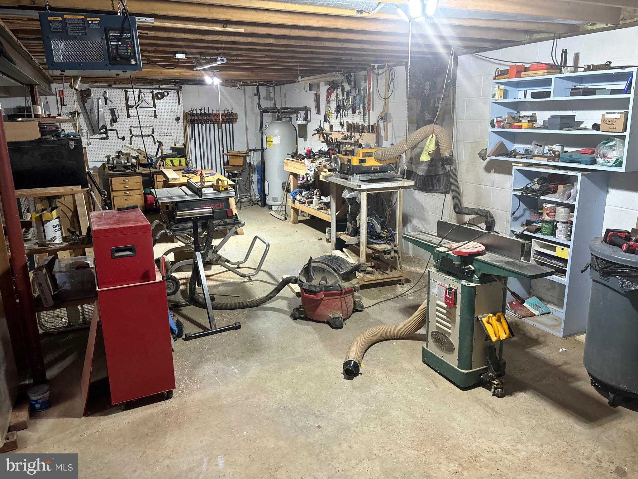 908 Priestford Rd photo 41