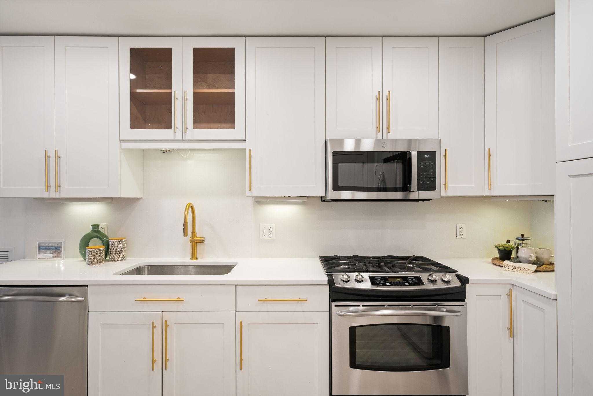 8220 Crestwood Heights Dr Apt 315 photo 14