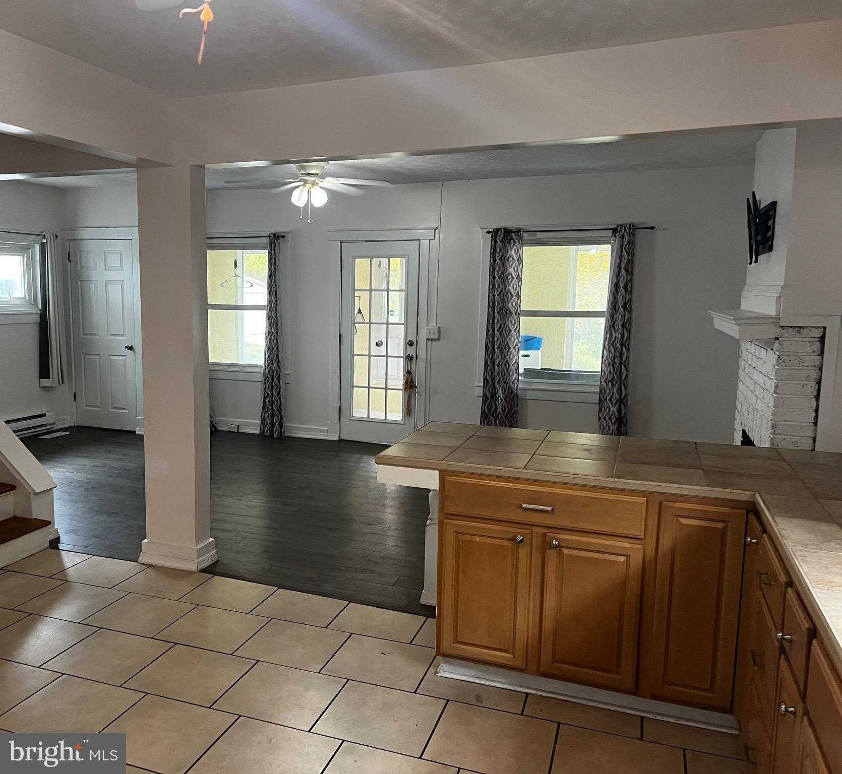 865 Gephart Dr photo 6