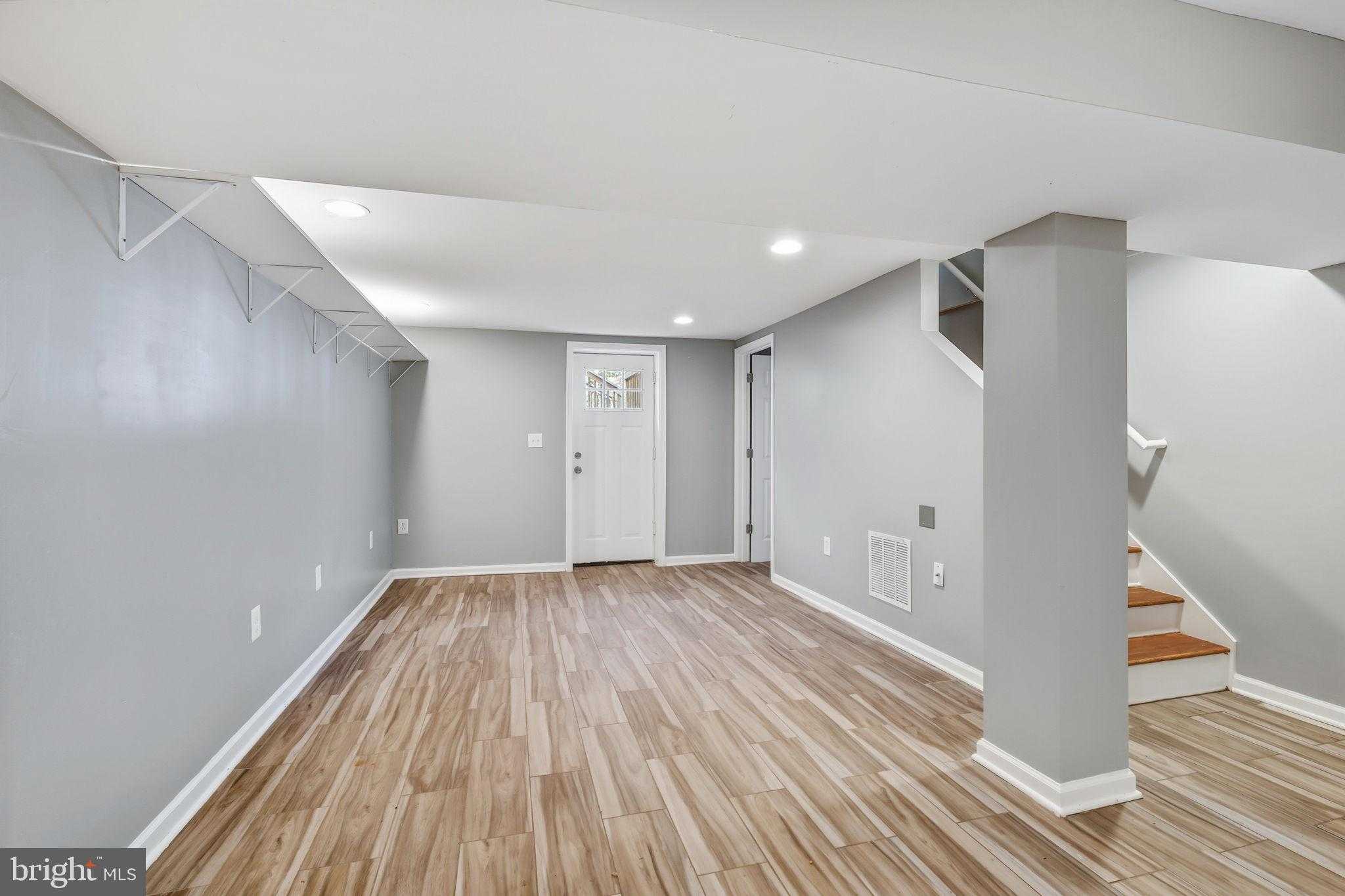 8817 Lagrange St photo 29