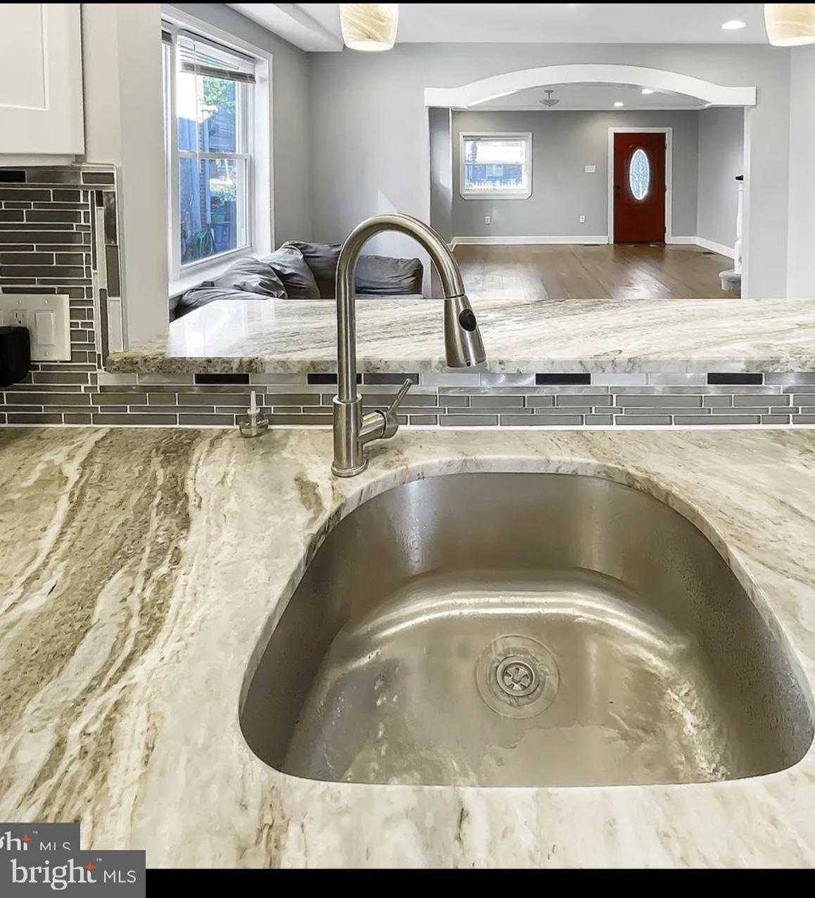 1507 E Duval St photo 11