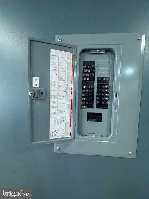 110 Valley St photo 40