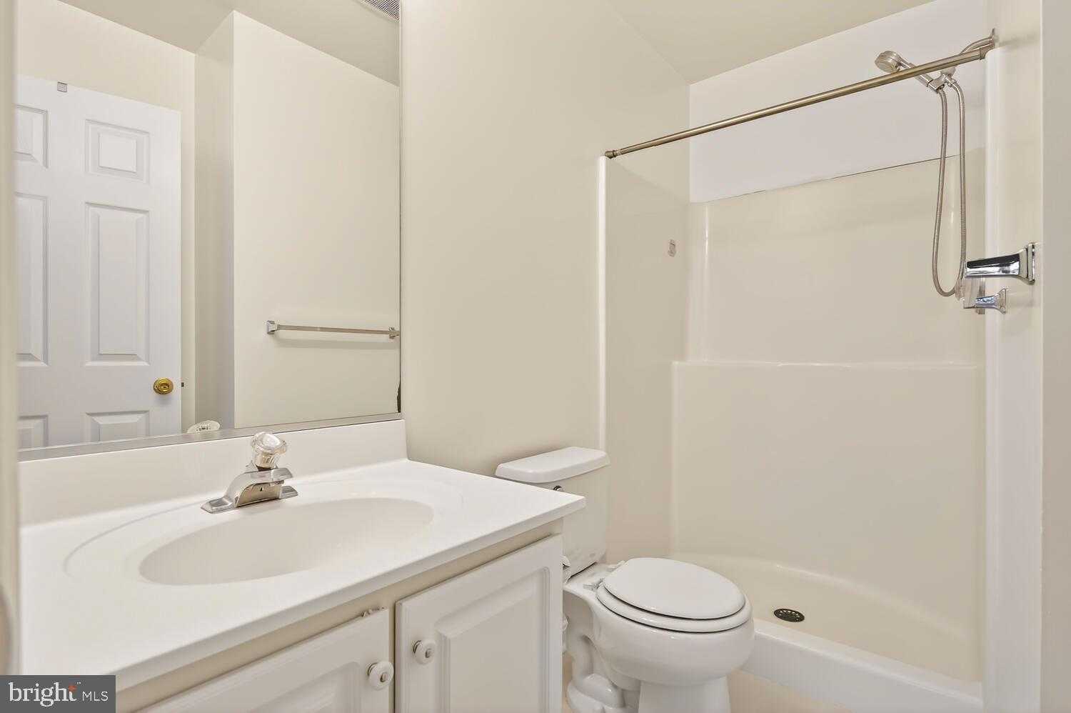 54 Queen Caroline CT photo 20