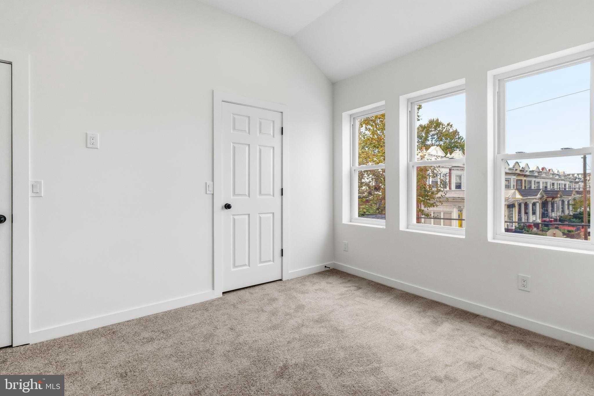 927 S 59th St photo 22