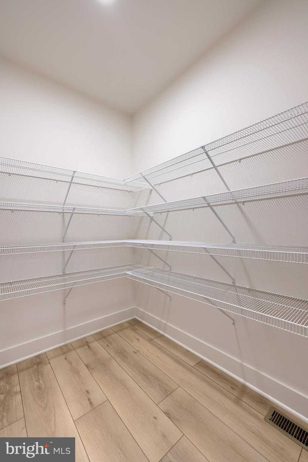 965 Royal Rd photo 20