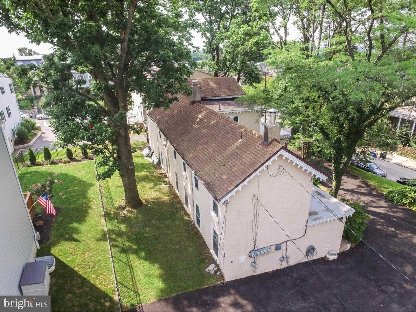 350 Green Ln photo 5