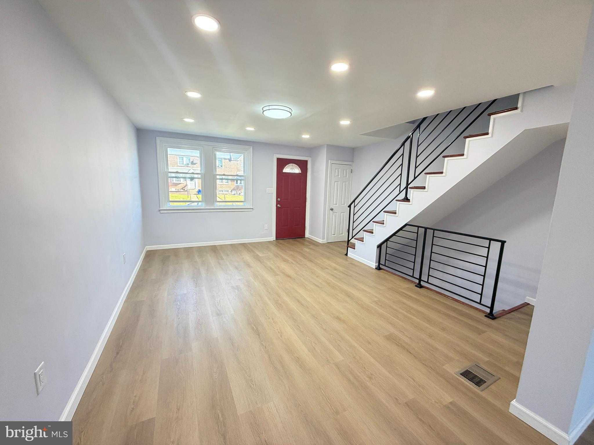 3136 Wellington St photo 4