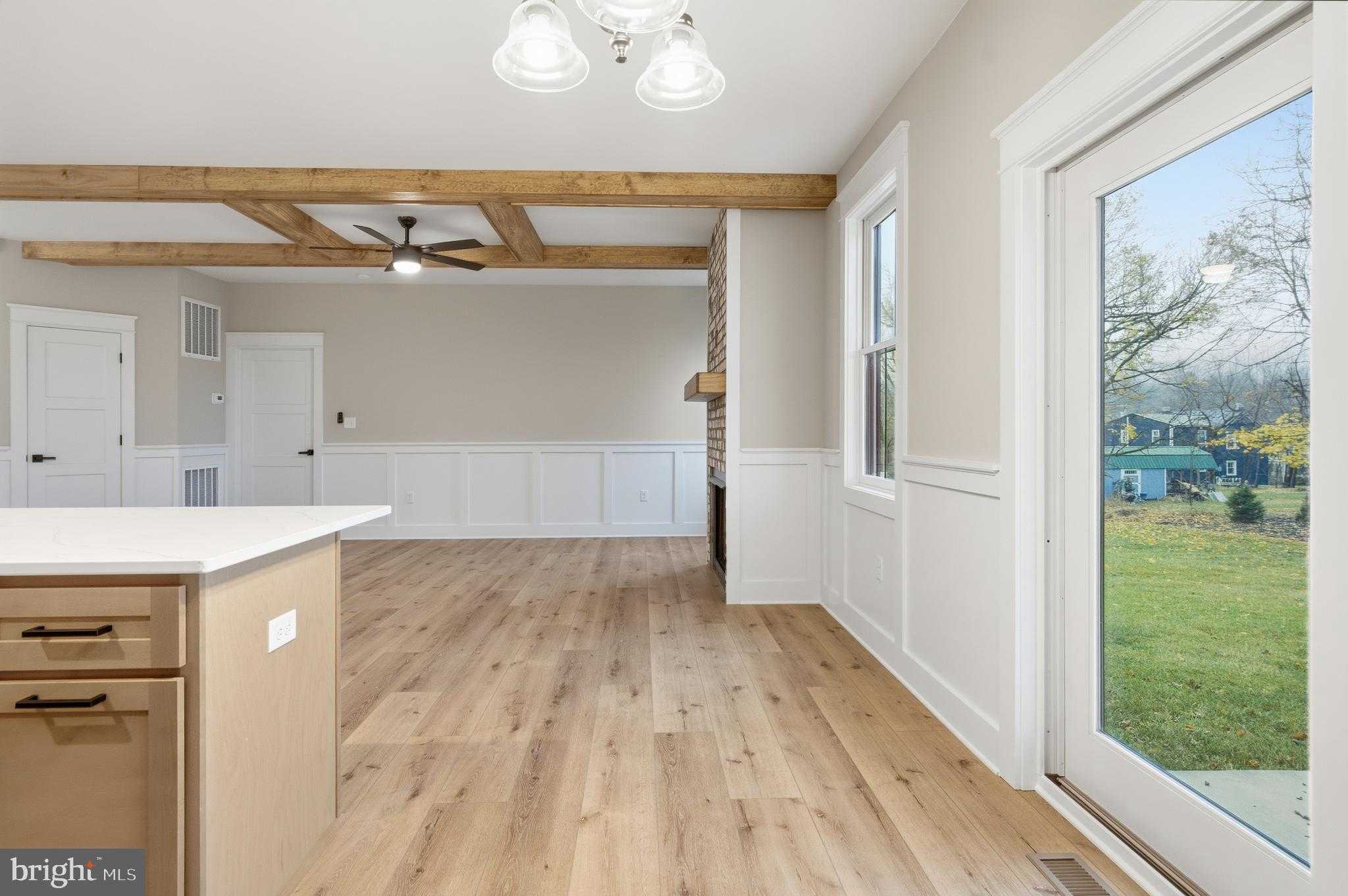 1035 Putnam St photo 10