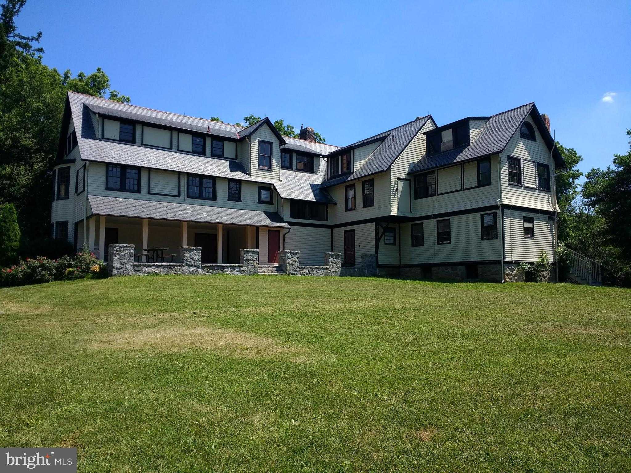 10206 Montgomery Ave photo 2