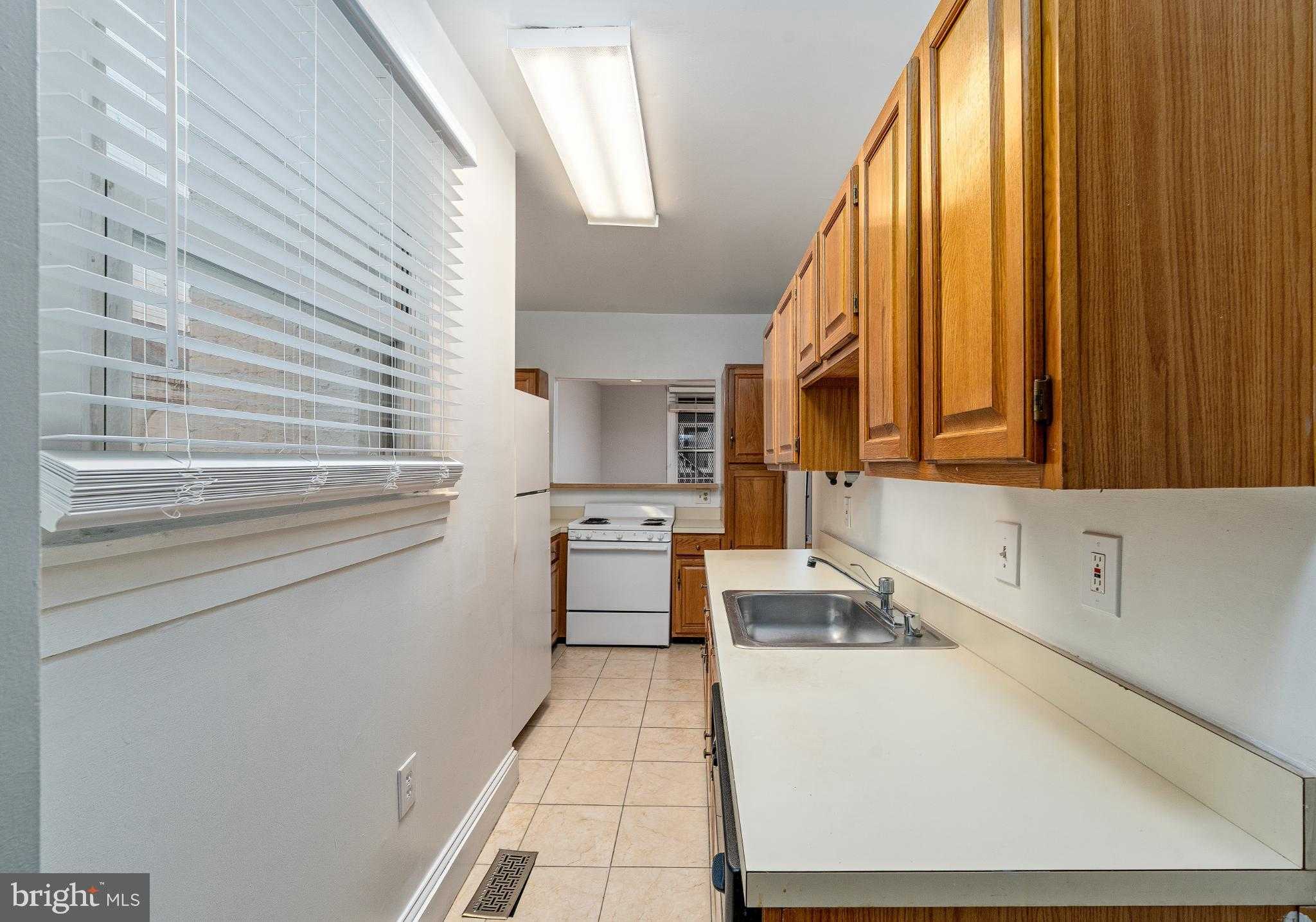 14 E Mount Vernon Pl # 15 photo 15