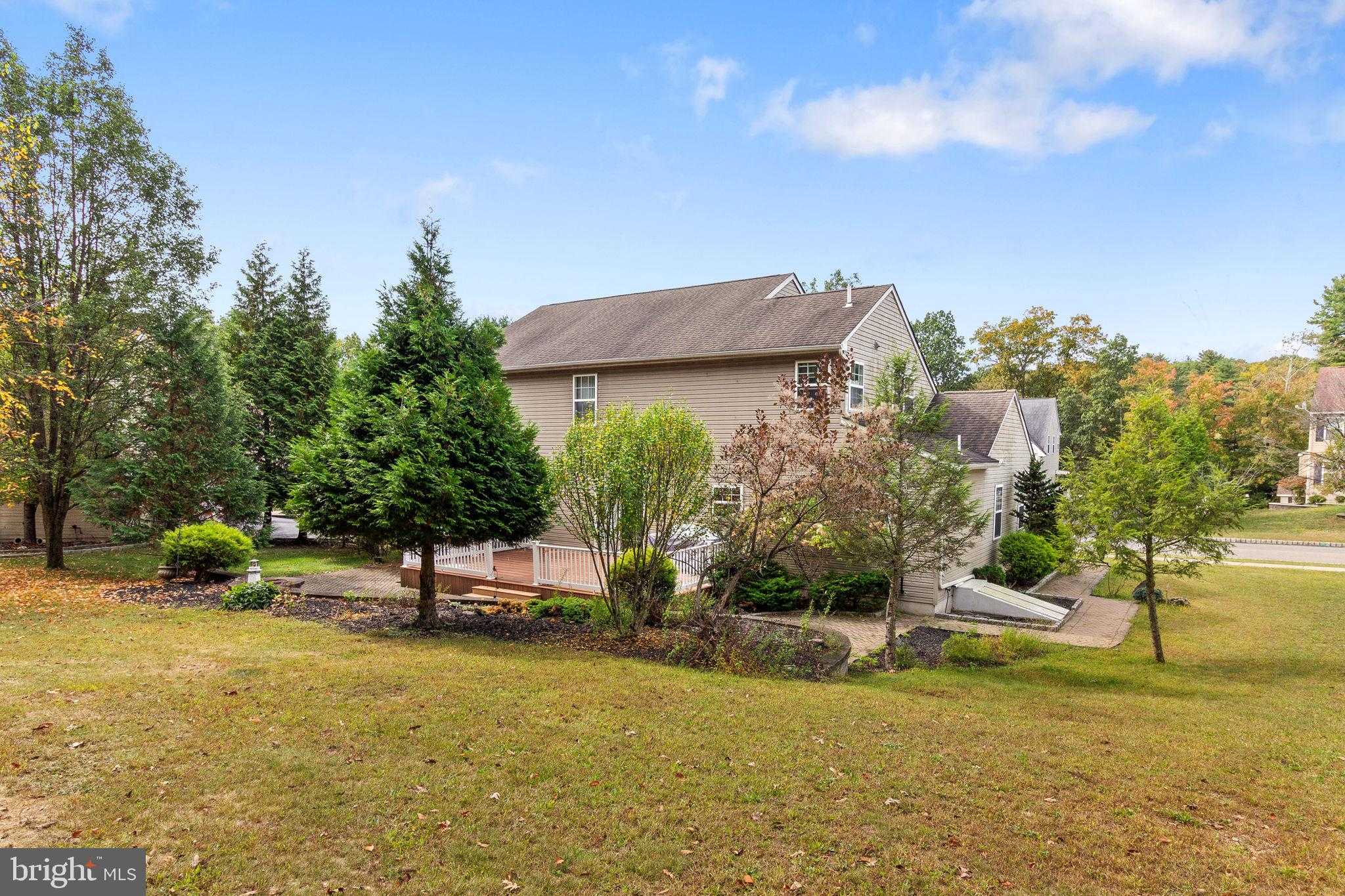 106 Daffodil Dr photo 42