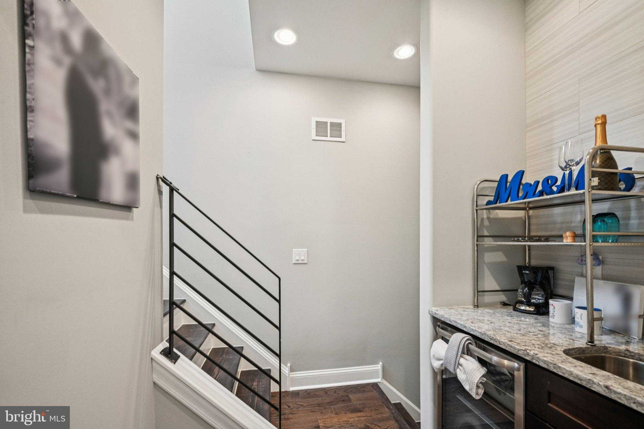 1728 N Lambert St photo 25