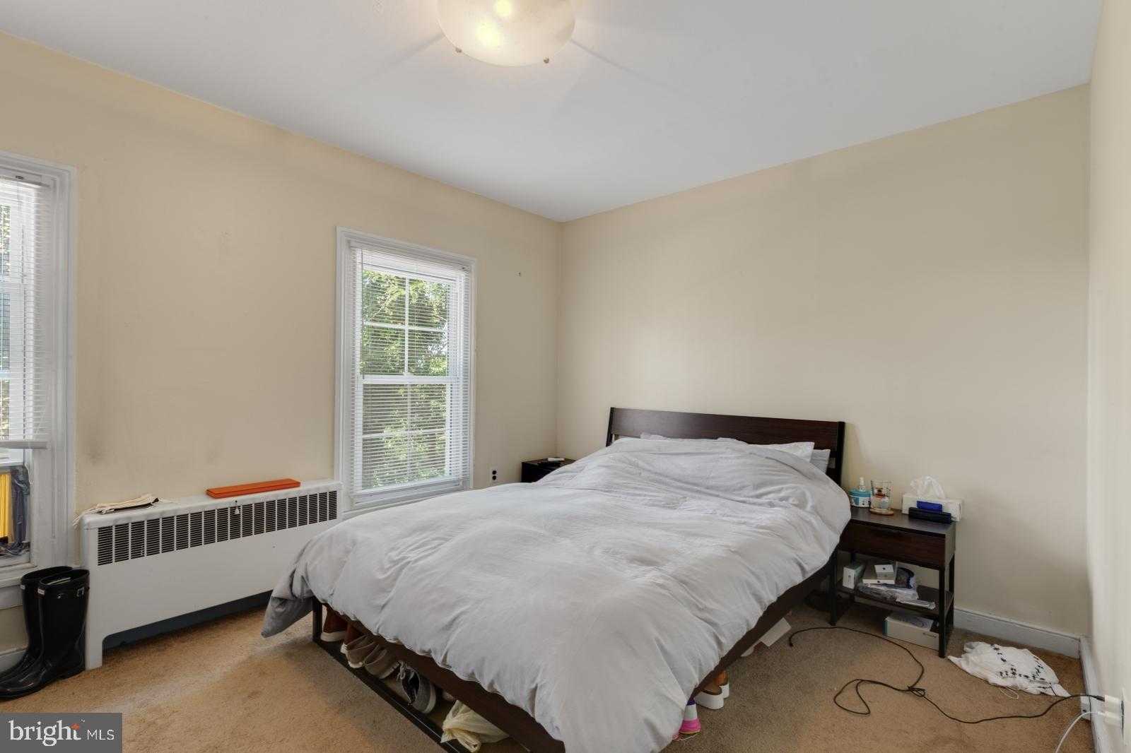 350 Green Ln photo 44