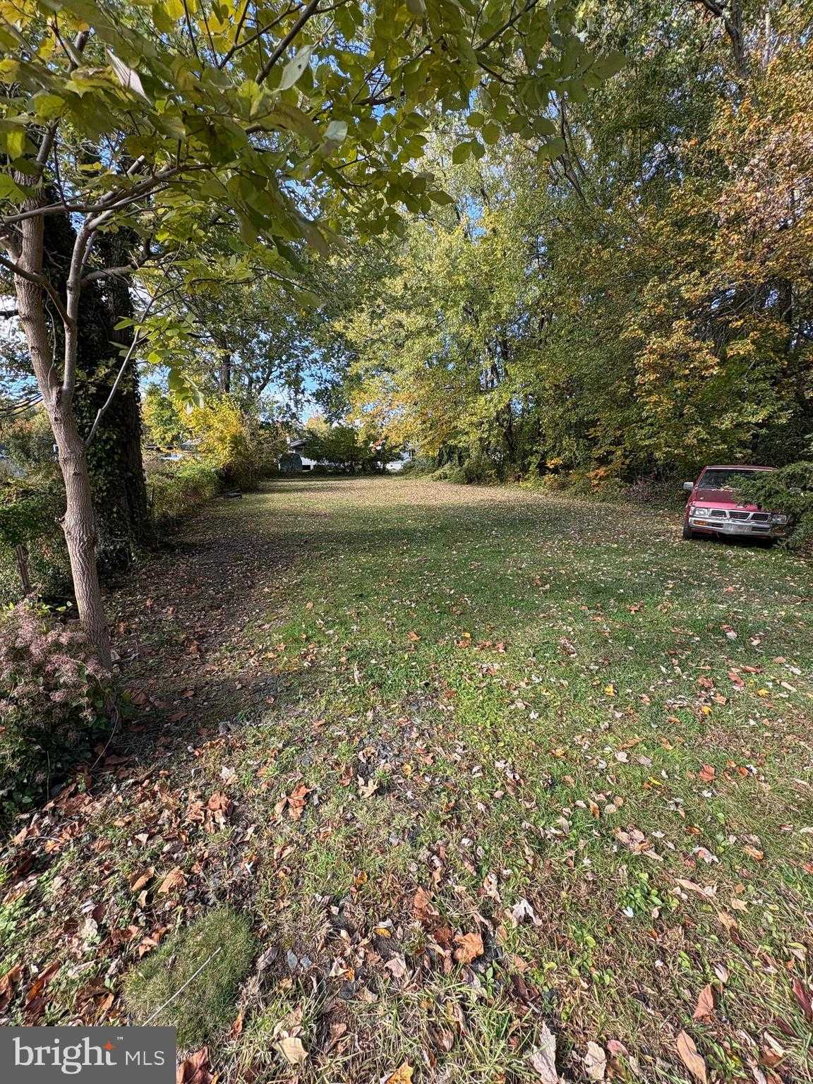 82 Cherry Ln photo 3