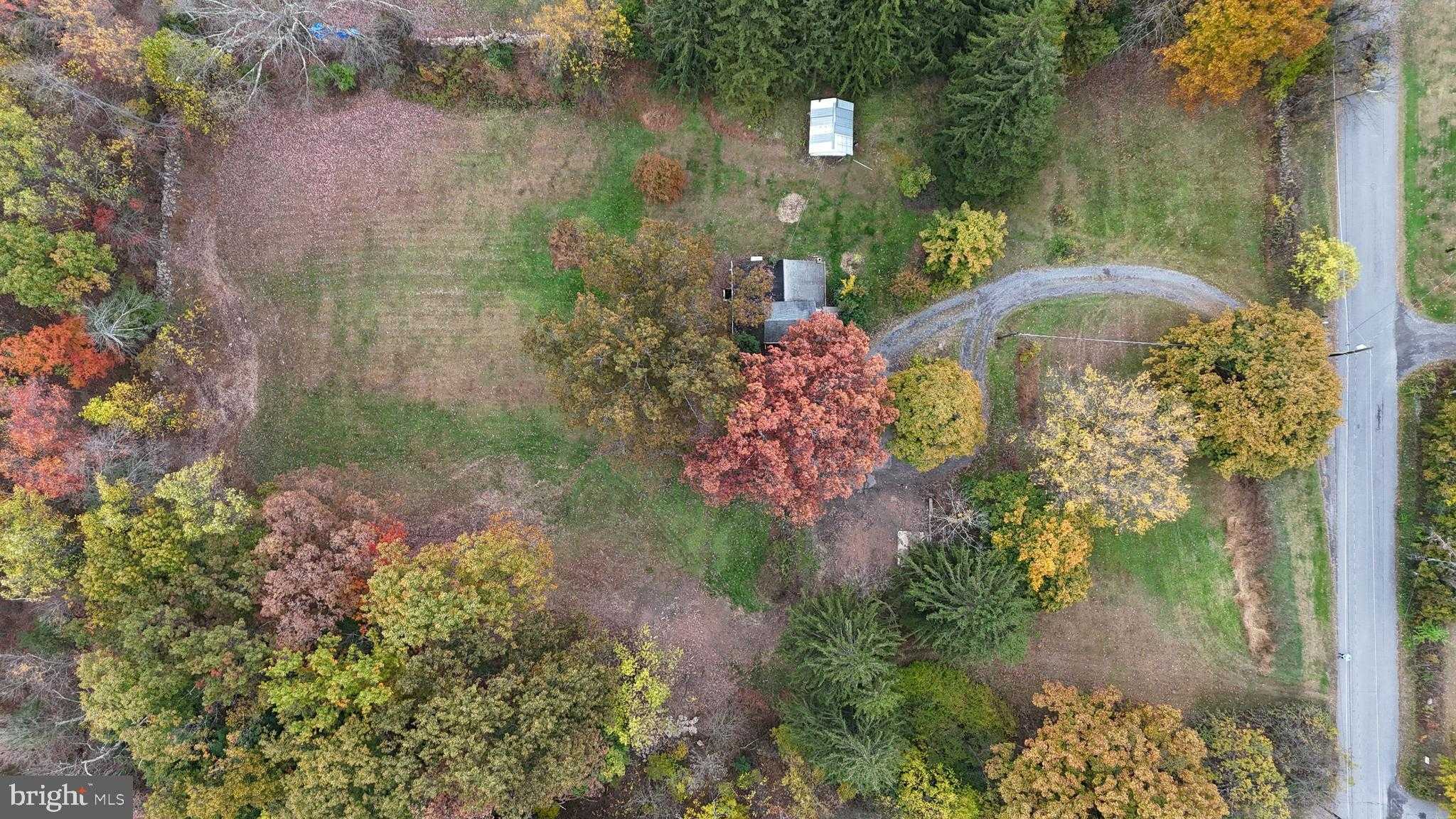 223 E Market St photo 2