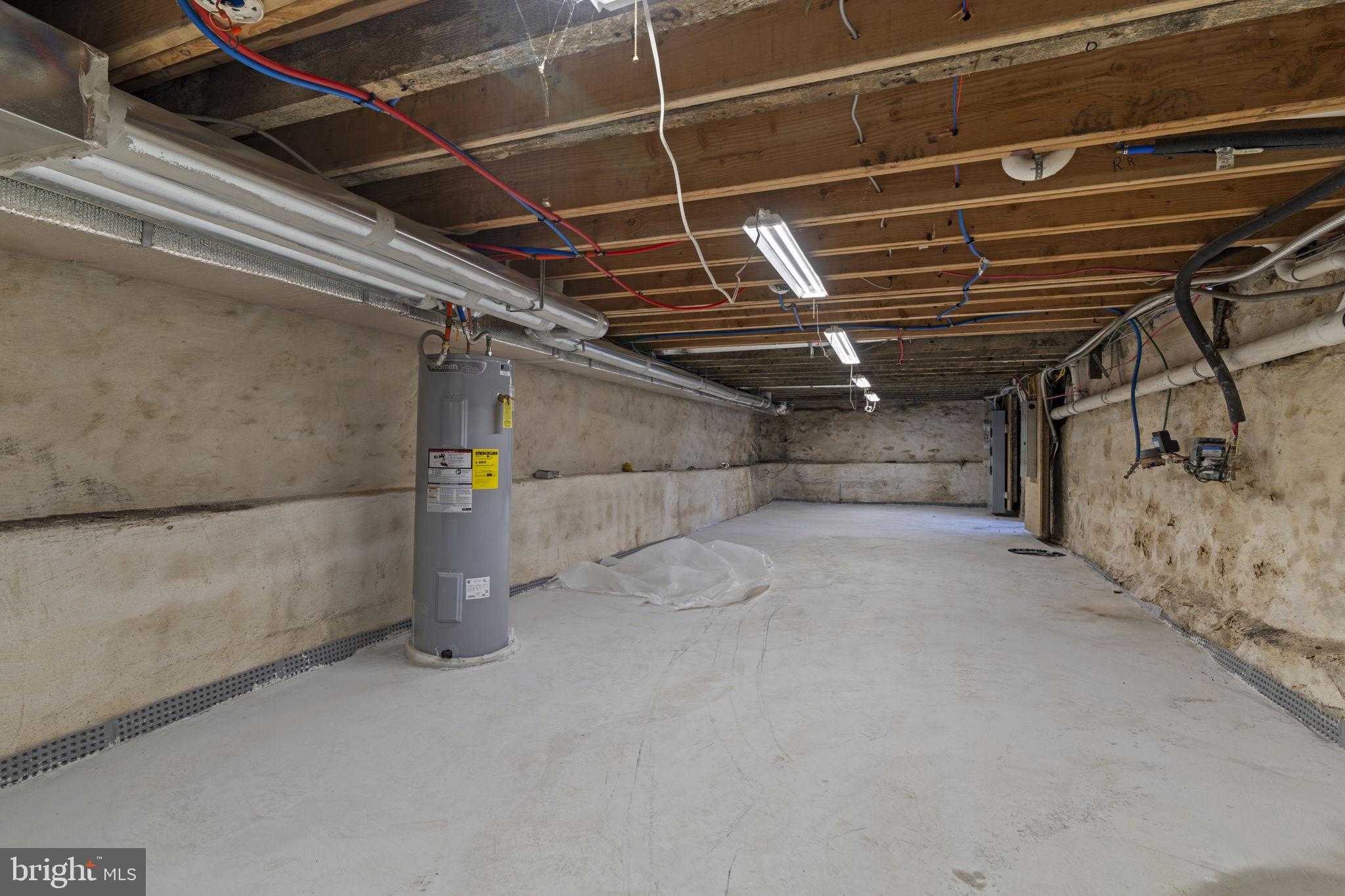 3654 Richmond St photo 36