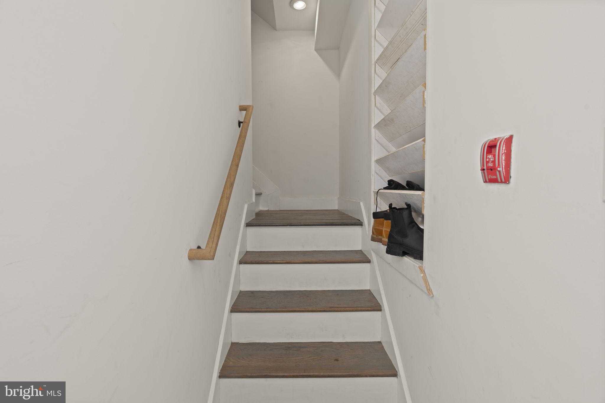 3654 Richmond St photo 8