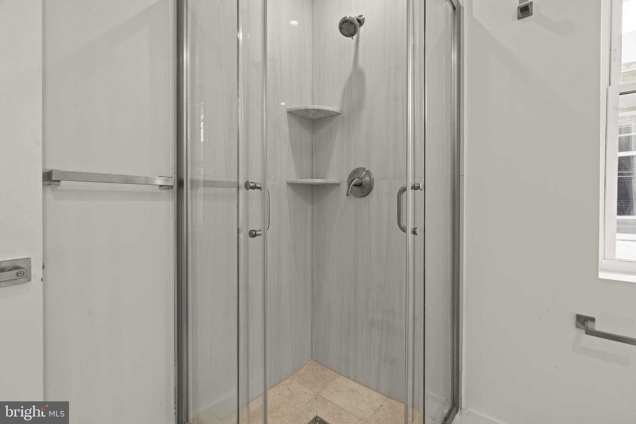 3656 Richmond St photo 27