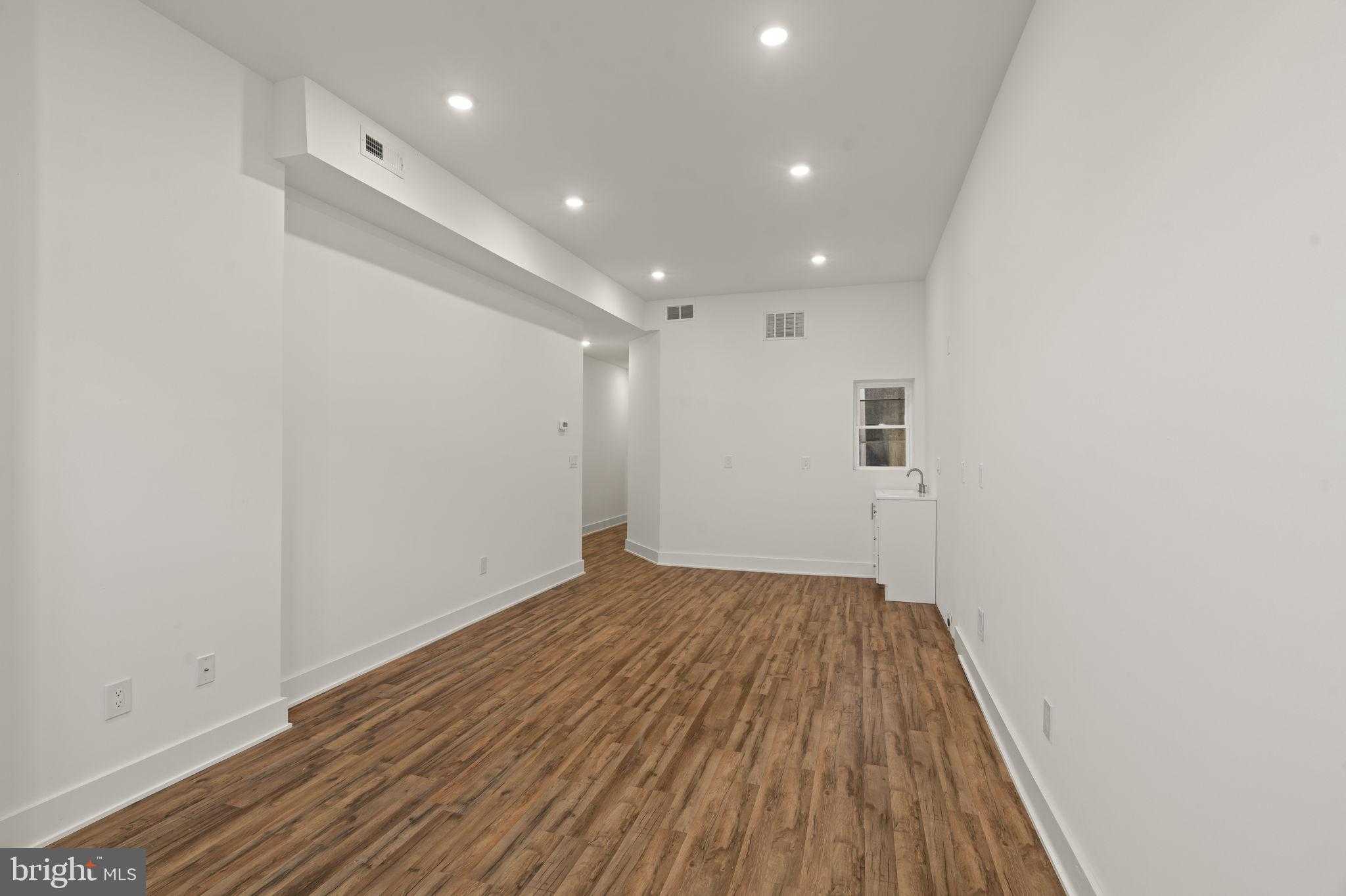 3656 Richmond St photo 3