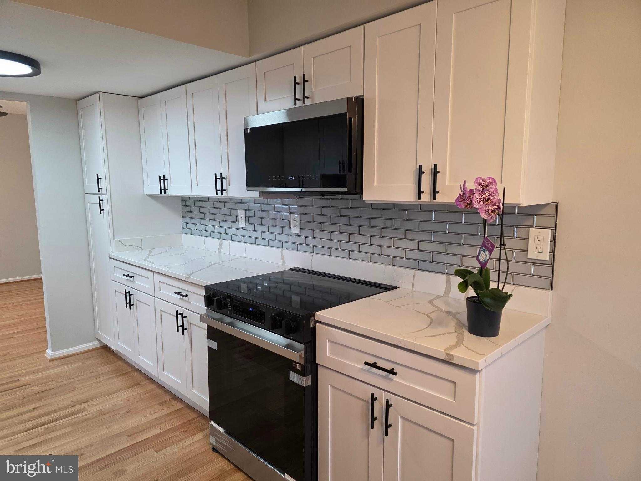 23 Park Square Dr photo 4