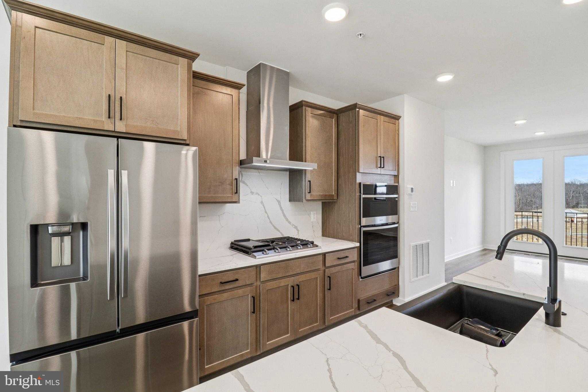 5020 Henry King Way photo 3