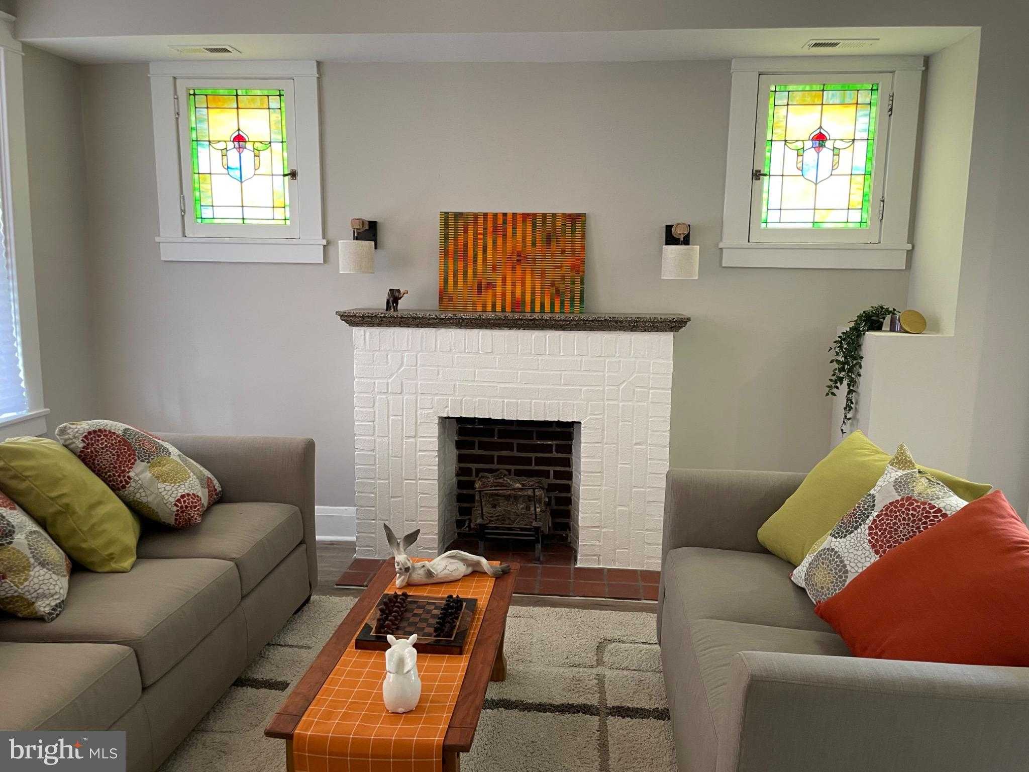 2301 W Mosher St photo 8