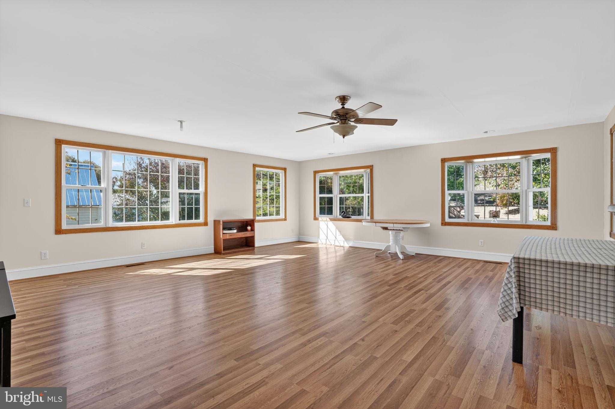 6045 Tarr St photo 7