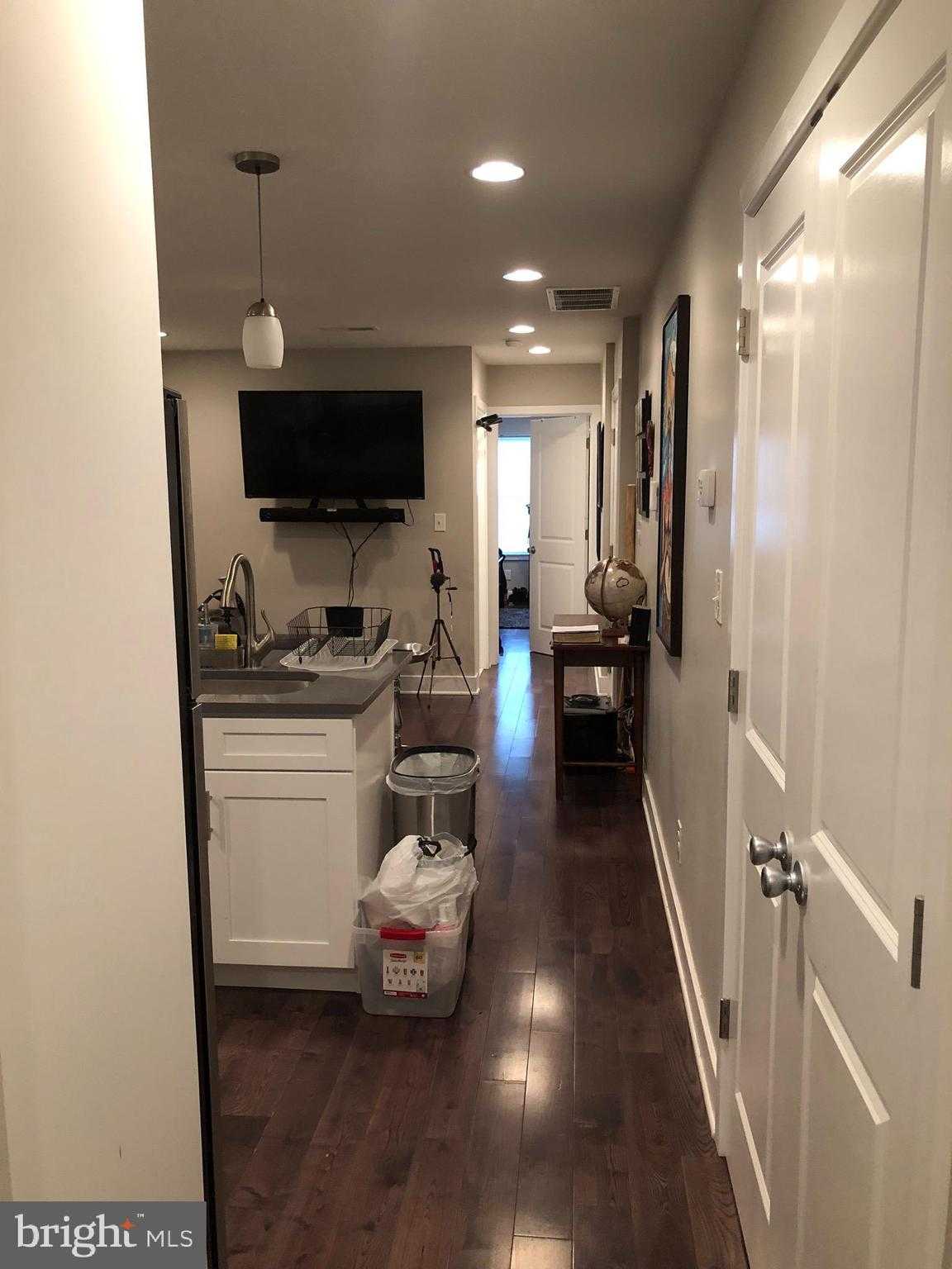 2339 W Thompson St photo 4