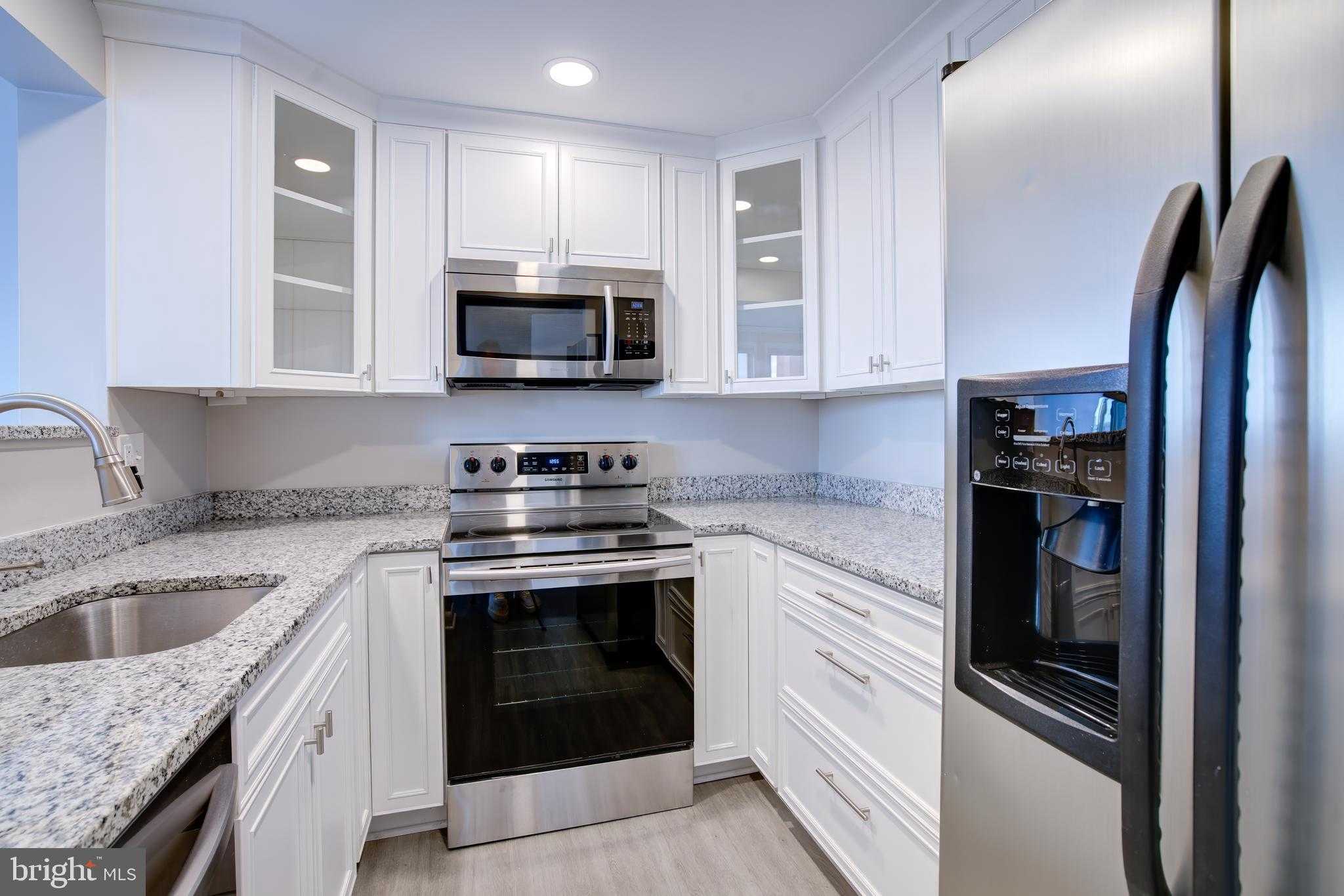 123 W Barre St Apt Ph3 photo 6